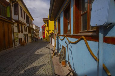  Eskisehir 'deki renkli Odunpazari semti evleri. Eskisehir Türkiye 'de daha popüler bir turizm arızası.