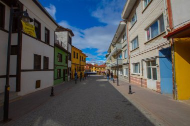  Eskisehir 'deki renkli Odunpazari semti evleri. Eskisehir Türkiye 'de daha popüler bir turizm arızası.