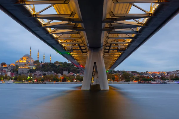 Новый Мост Halic Metro Bridge Летнюю Ночь Голубое Небо Огни — стоковое фото