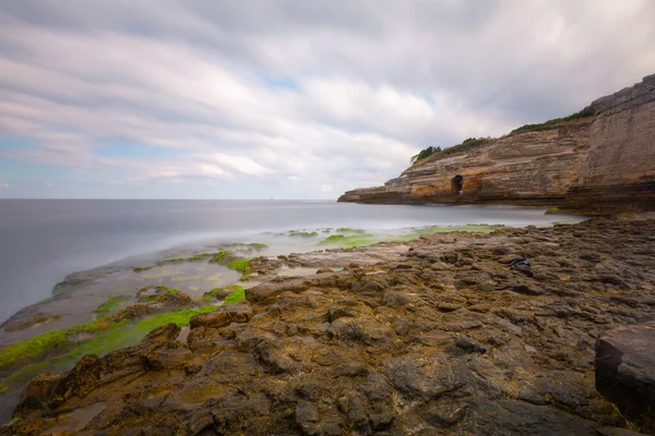 Kerpe Rocks Pink Rocks 약자이다 암석으로 이루어진 놀라운 해변에서 펼쳐졌다 — 스톡 사진