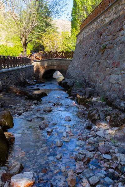 Filriz, Konya 'nın Halkapnar ilçesinin Vriz ilçesinde Ereli ilçesinin 12 km güneydoğusunda yer alan Demir Çağı arkeoloji alanıdır..