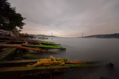 Bakire Kulesi ve İstanbul Boğazı Köprüsü