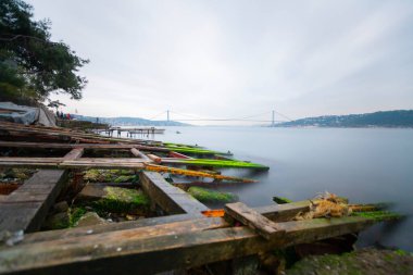 Bakire Kulesi ve İstanbul Boğazı Köprüsü