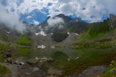 Türkiye 'nin Rize ilinde Avusor Gölü görünümü