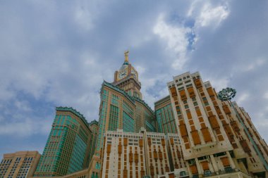 Kabe 'nin minareleri ve zamzam kulesi