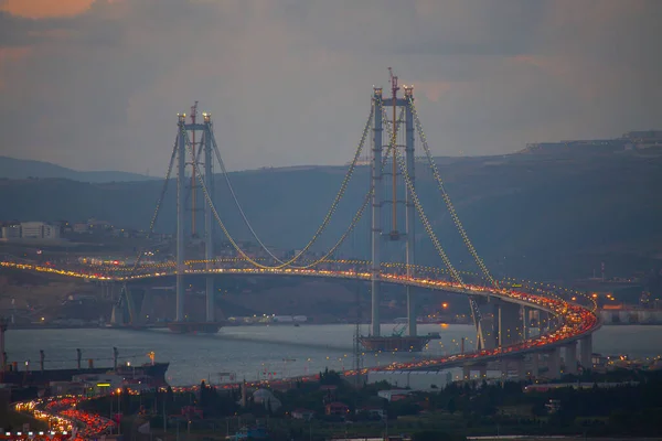 大真月橋 イズミット湾橋 イズミットコケリターキー トルコ最長の橋とその中央のスパンの長さによって世界で4番目に長い吊り橋 — ストック写真