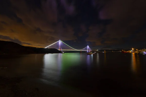 Γέφυρα Γιαβούζ Σουλτάν Σελίμ Στην Ιστανμπούλ Της Τουρκίας Νυχτερινό Φωτισμό — Φωτογραφία Αρχείου