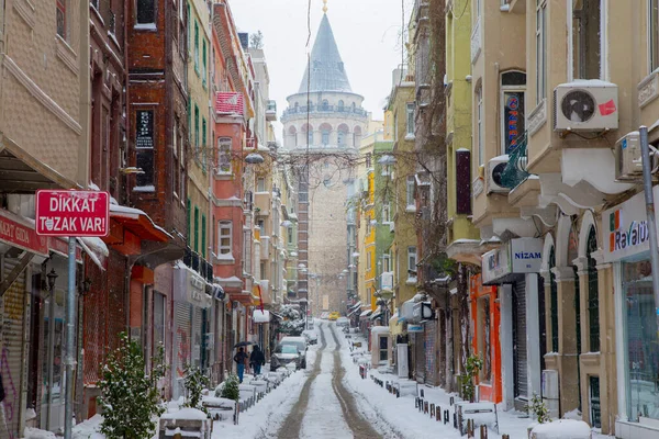 Inverno Istanbul Veduta Della Storica Torre Galata Una Stradina Stretta — Foto Stock