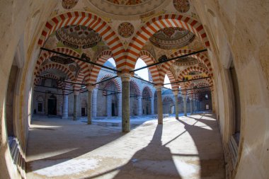 Üç Balkon Camisi (Uc Serefeli Camii)
