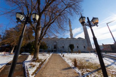 Üç Balkon Camisi (Uc Serefeli Camii)