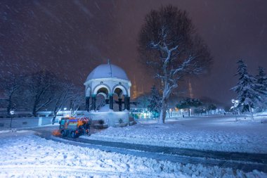 II. Sultanahmet Meydanı, 1898 yılında inşa'dan bir hediye Alman Çeşmesi.
