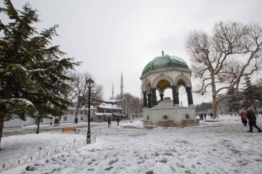 II. Sultanahmet Meydanı, 1898 yılında inşa'dan bir hediye Alman Çeşmesi.