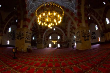 Türkiye 'nin Edirne ilçesindeki eski cami dış görünüşü. Edirne Osmanlı 'nın başkentiydi.