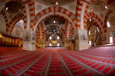 Türkiye 'nin Edirne ilçesindeki eski cami dış görünüşü. Edirne Osmanlı 'nın başkentiydi.