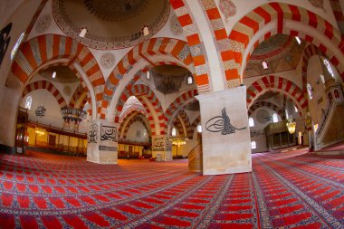Türkiye 'nin Edirne ilçesindeki eski cami dış görünüşü. Edirne Osmanlı 'nın başkentiydi.