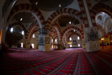 Türkiye 'nin Edirne ilçesindeki eski cami dış görünüşü. Edirne Osmanlı 'nın başkentiydi.