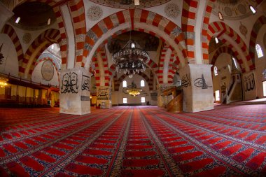 Türkiye 'nin Edirne ilçesindeki eski cami dış görünüşü. Edirne Osmanlı 'nın başkentiydi.