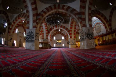 Türkiye 'nin Edirne ilçesindeki eski cami dış görünüşü. Edirne Osmanlı 'nın başkentiydi.