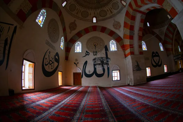 Türkiye 'nin Edirne ilçesindeki eski cami dış görünüşü. Edirne Osmanlı 'nın başkentiydi.