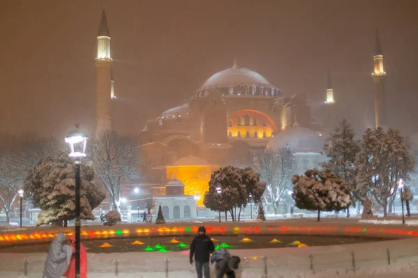 Śnieżny Dzień Placu Sultanahmet Widok Hagię Sophia Stambuł Turcja Hagia — Zdjęcie stockowe