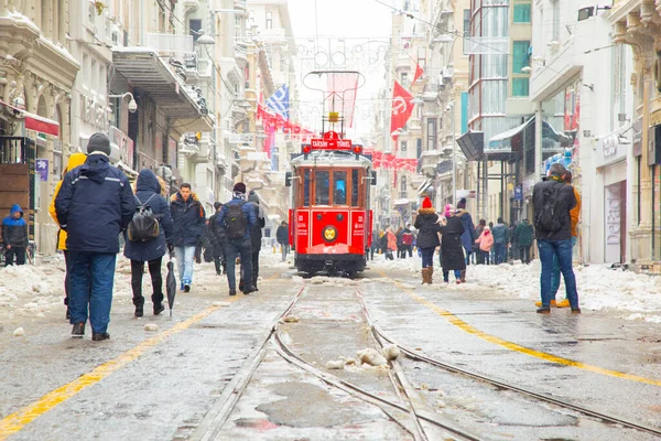 Snowy Dzień Taksim Beyoglu Nostalgiczny Tramwaj Istiklal Street Taksim Istiklal — Zdjęcie stockowe