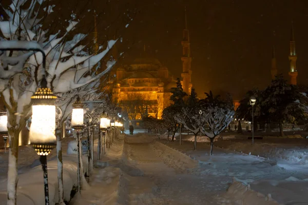 Μπλε Τζαμί Sultanahmet Τζαμί Χειμερινή Ημέρα Χιόνι Στην Κωνσταντινούπολη Τουρκία — Φωτογραφία Αρχείου