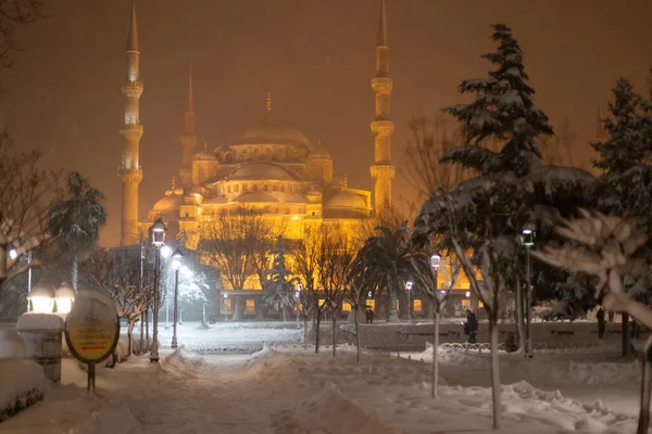 Blue Mosque Sultanahmet Mosque Winter Day Snow Istanbul Turkey — Stock Photo, Image