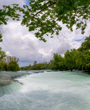 Türkiye 'de Manavgat Şelalesi. Çok popüler bir turizm merkezi..