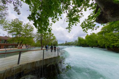 Türkiye 'de Manavgat Şelalesi. Çok popüler bir turizm merkezi..