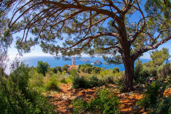 トルコ アンタルヤのリシアン ウェイのゲリドニャ灯台と島々 — ストック写真