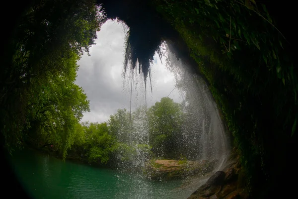 安塔利亚著名的库尔顺卢瀑布 — 图库照片