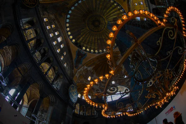 바실리카하기 소피아의 500 이스탄불의 모스크였던 소피아는 오스만 사원들의 본보기가 되었다 — 스톡 사진