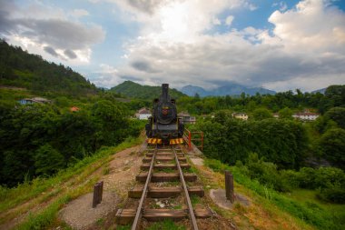 1943, Jablanica, Bosna-Hersek 'teki Neretva savaşı sırasında yıkılan bir demiryolu köprüsünün kopyası
