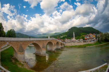 Konjiç Neretva Nehri üzerindeki Eski Köprü - Konjiç, Bosna-Hersek, Avrupa