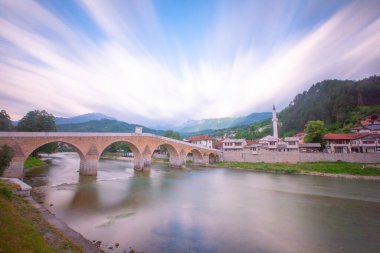 Konjiç Neretva Nehri üzerindeki Eski Köprü - Konjiç, Bosna-Hersek, Avrupa