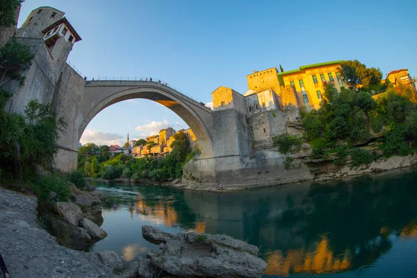 Gyönyörű Kilátás Nyílik Régi Híd Neretva Folyón Mostar Bosznia Hercegovina — Stock Fotó