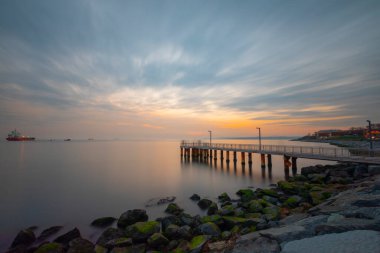 Muhteşem uzun pozlama göl günbatımı