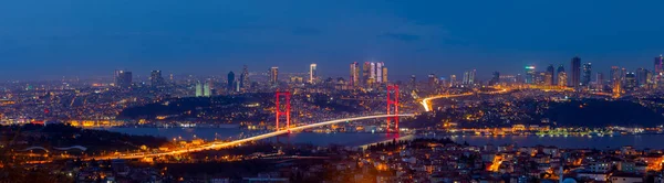 Липня Міст Мучеників Temmuz Sehitler Koprusu Стамбульський Міст Вночі Стамбул — стокове фото