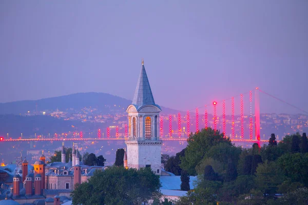 Topkapi Palast Gegen Bosporus Brücke Istanbul Türkei — Stockfoto