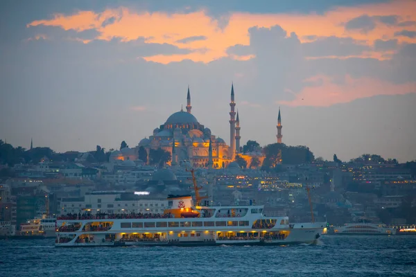 Solnedgång Istanbul Turkiet Med Suleymaniye Moskén Ottomanska Kejserliga Moskén Utsikt — Stockfoto