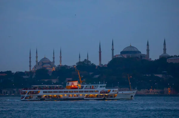 Turquia Istambul Balsa Alta Velocidade Local Ônibus Marítimo Transportadores Turistas — Fotografia de Stock