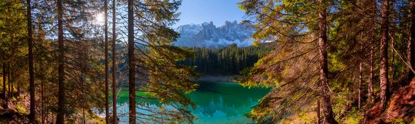 Increíble Paisaje Natural Lago Carezza Karersee Con Reflejo Montañas Los — Foto de Stock