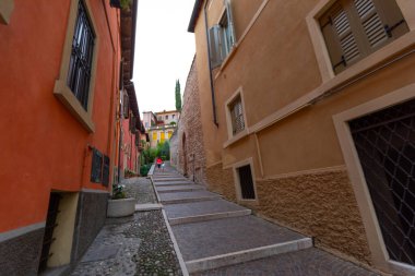 Verona, Veneto bölgesinin güzel günbatımı hava manzarası, İtalya.