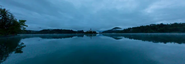 Вид Воздуха Остров Озере Блед Город Блед Заднем Плане Церковь — стоковое фото