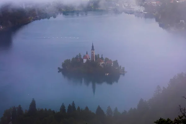 Vista Aérea Ilha Bled Lake Com Cidade Bled Segundo Plano — Fotografia de Stock