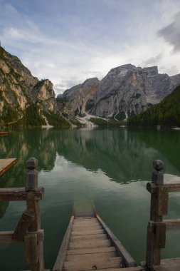 İtalya 'da Dolomitler denen bölgeyi seviyorum. Muhteşem manzaralar, dinamik bir hava, muhteşem dağlar ve göller. Benim için fotoğrafçının cenneti gibi..