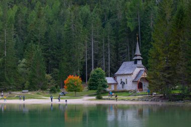 İtalya 'da Dolomitler denen bölgeyi seviyorum. Muhteşem manzaralar, dinamik bir hava, muhteşem dağlar ve göller. Benim için fotoğrafçının cenneti gibi..