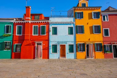 Venedik İtalya'Adası Murano. Kanal tekne ve motorlu tekne su ile görüntüleyin. Güzel manzara.