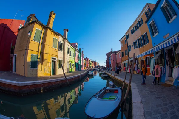 Ilha Murano Veneza Itália Vista Canal Com Barco Água Lancha — Fotografia de Stock
