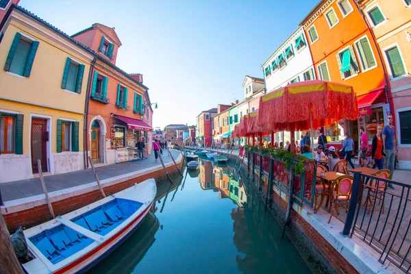 Sziget Murano Velencében Nézd Hajó Motoros Víz Csatorna Festői Táj — Stock Fotó